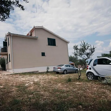 Mara Apartment